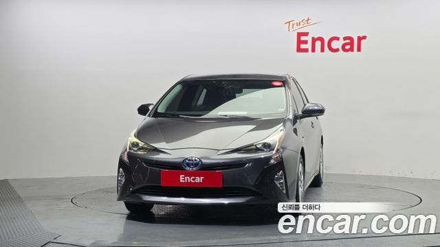 Toyota Prius 2018 — photo 3