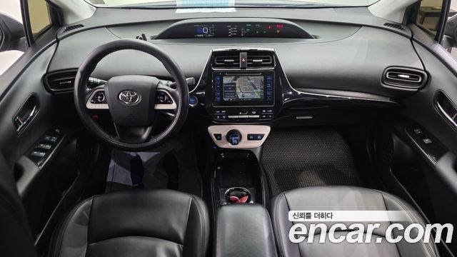 Toyota Prius 2018 — photo 7