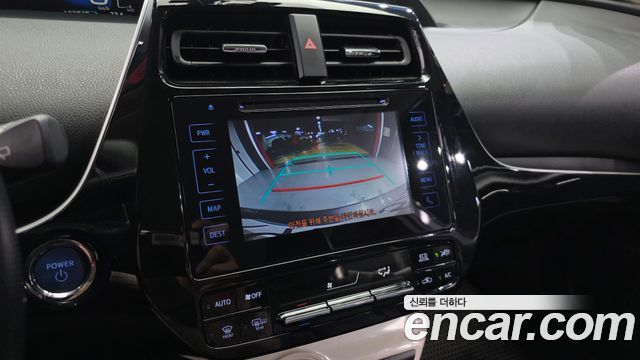 Toyota Prius 2018 — photo 15