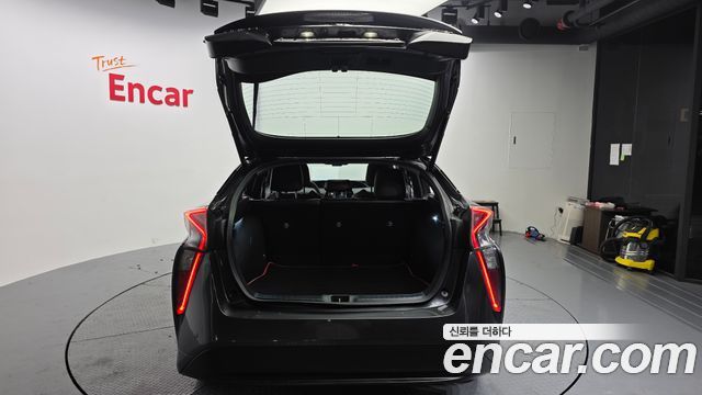 Toyota Prius 2018 — photo 20
