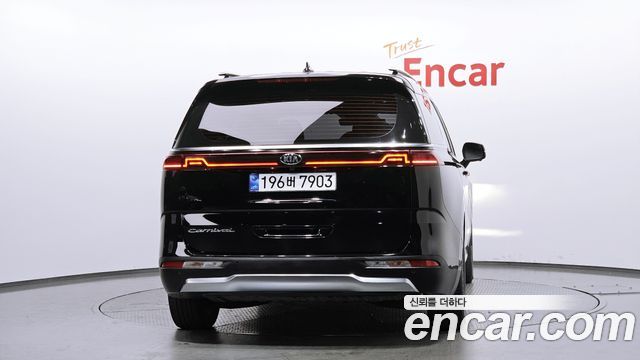 Kia Canival 2021 — photo 4
