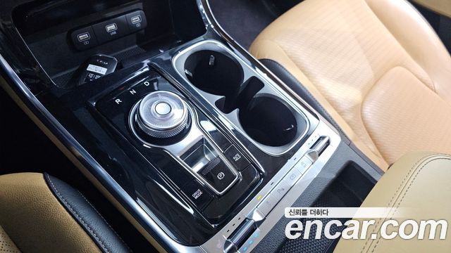 Kia Canival 2021 — photo 9