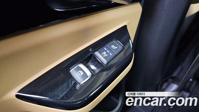 Kia Canival 2021 — photo 17