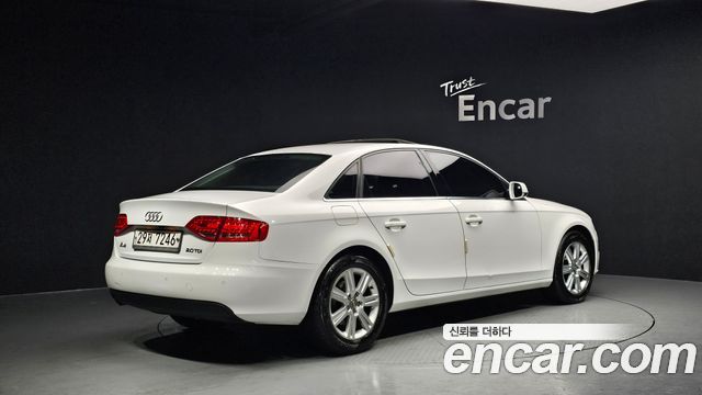 Audi A4 2012 — photo 2