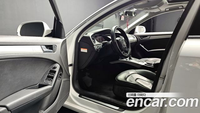 Audi A4 2012 — photo 12