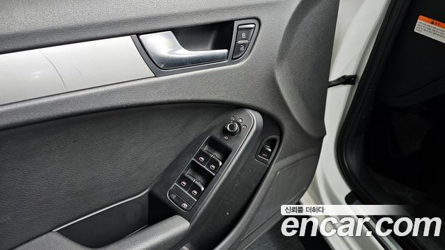 Audi A4 2012 — photo 13