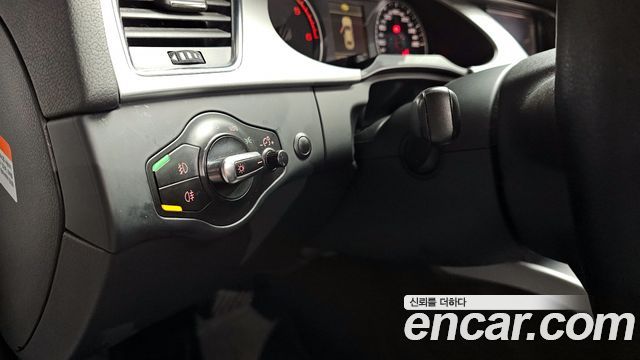 Audi A4 2012 — photo 14