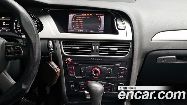 Audi A4 2012 — photo 16