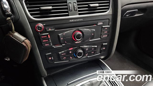 Audi A4 2012 — photo 18
