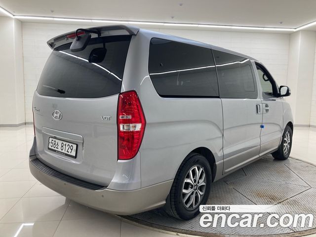 Hyundai Starex 2019 — photo 2