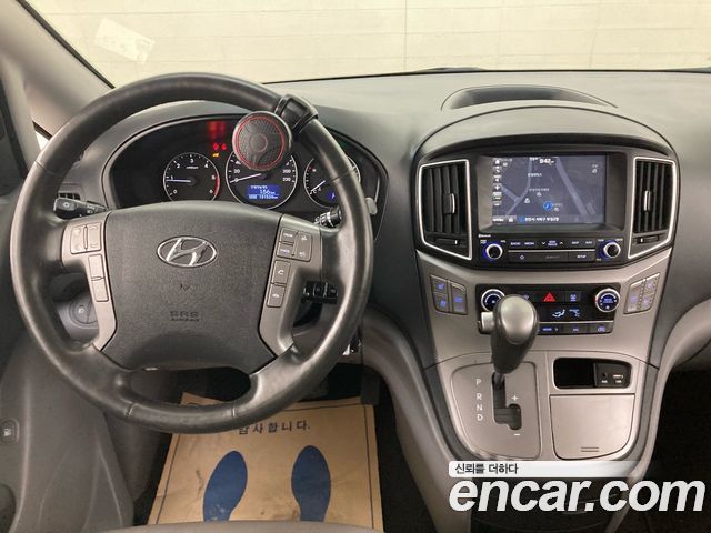 Hyundai Starex 2019 — photo 11