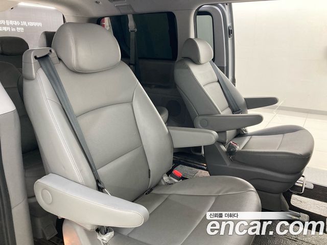 Hyundai Starex 2019 — photo 15