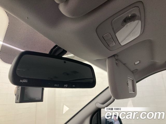 Hyundai Starex 2019 — photo 16
