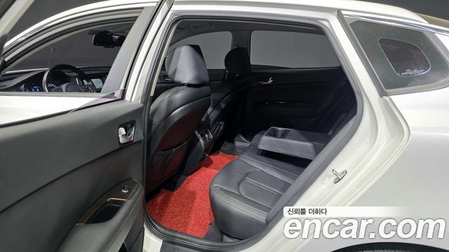 Kia K5 2018 — photo 11