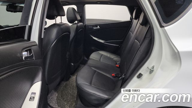 Hyundai Accent 2014 — photo 11