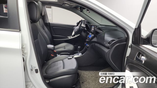 Hyundai Accent 2014 — photo 12