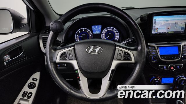Hyundai Accent 2014 — photo 15