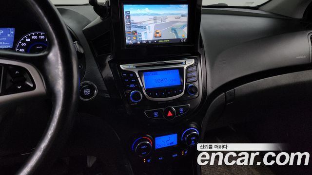 Hyundai Accent 2014 — photo 16