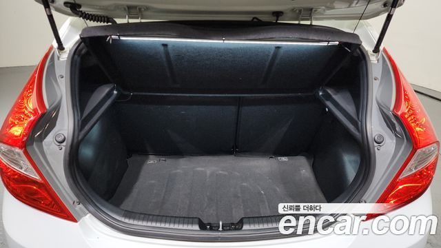 Hyundai Accent 2014 — photo 20