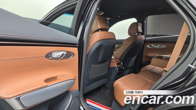 Genesis GV70 2021 — photo 17