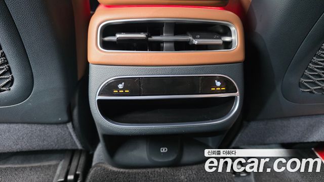 Genesis GV70 2021 — photo 18