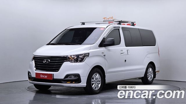Hyundai Starex 2019 — photo 1