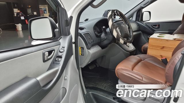 Hyundai Starex 2019 — photo 11