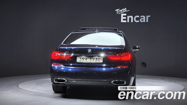 BMW 7-Series 2018 — photo 4