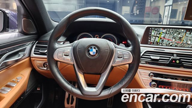 BMW 7-Series 2018 — photo 13