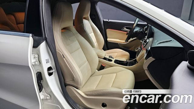 Mercedes-Benz CLA-Class 2014 — photo 10