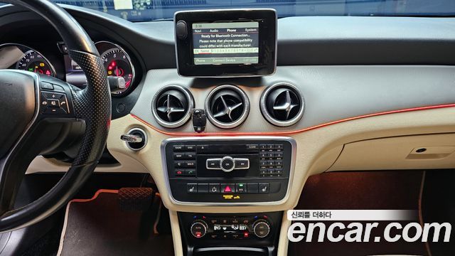 Mercedes-Benz CLA-Class 2014 — photo 15