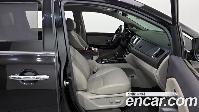 Kia Canival 2019 — photo 11