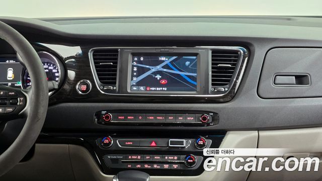 Kia Canival 2019 — photo 14