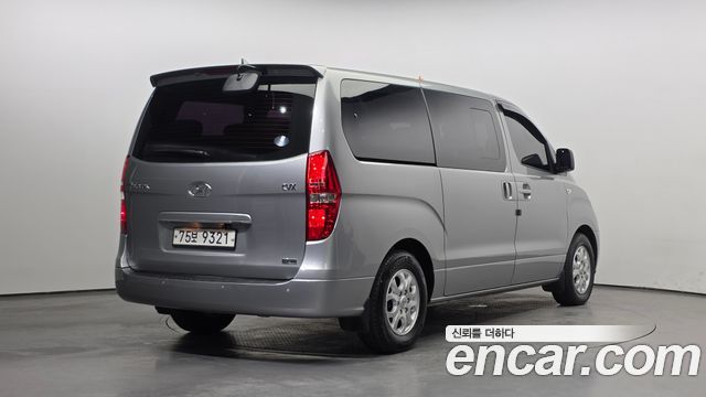 Hyundai Starex 2014 — photo 2