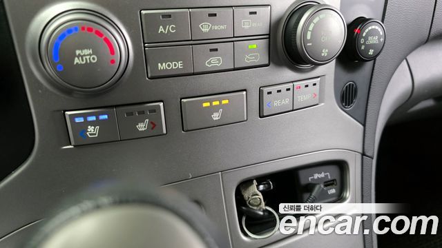 Hyundai Starex 2014 — photo 19