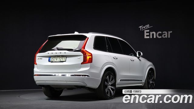 Volvo XC90 2022 — photo 2