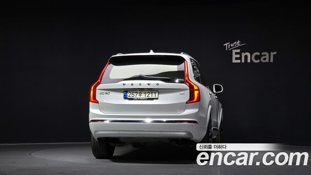 Volvo XC90 2022 — photo 4