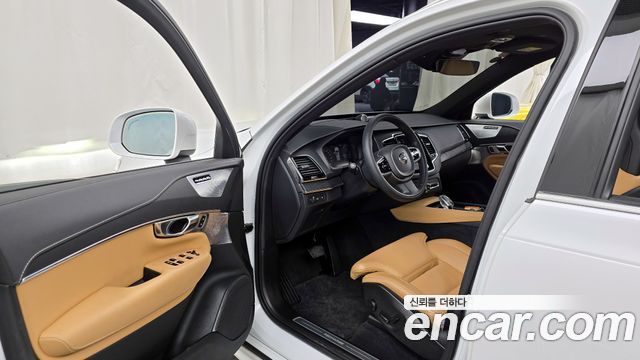 Volvo XC90 2022 — photo 10