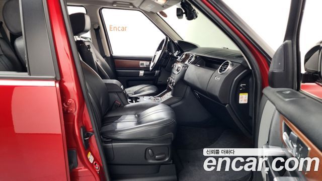 Land Rover Discovery 2016 — photo 11