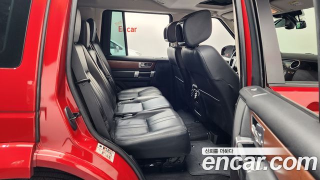 Land Rover Discovery 2016 — photo 12