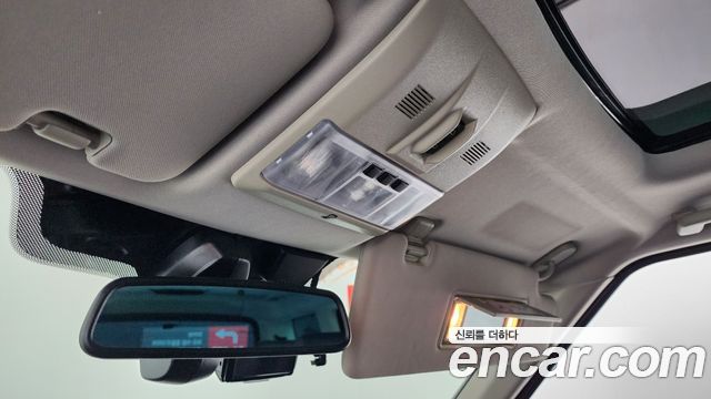 Land Rover Discovery 2016 — photo 17