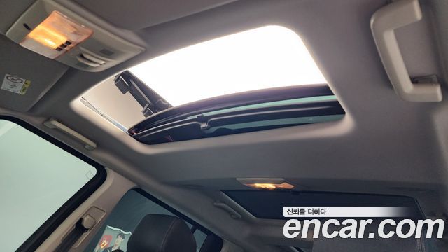 Land Rover Discovery 2016 — photo 18