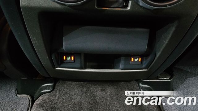Land Rover Discovery 2016 — photo 19