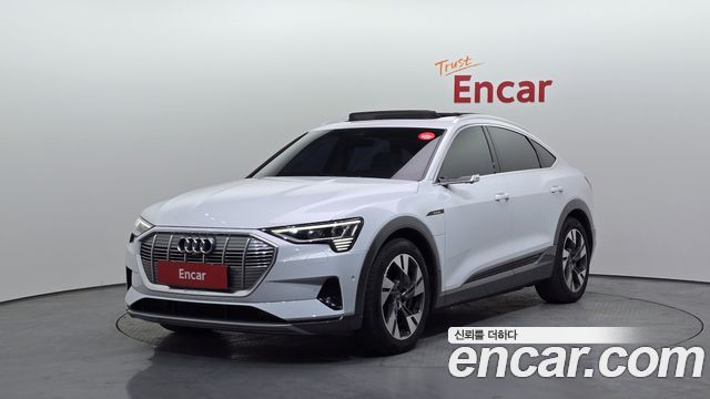 Audi e-tron 2021 — photo 1