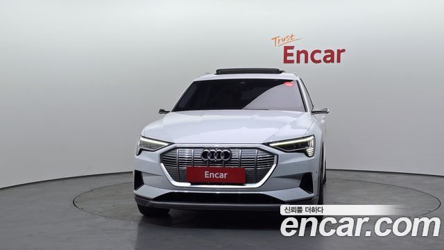 Audi e-tron 2021 — photo 3