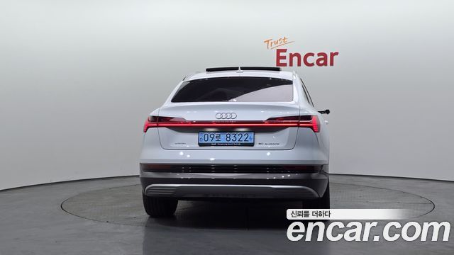 Audi e-tron 2021 — photo 4