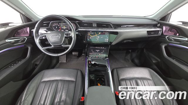 Audi e-tron 2021 — photo 7