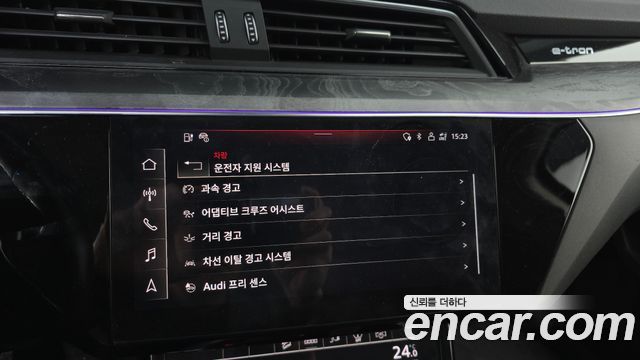 Audi e-tron 2021 — photo 16