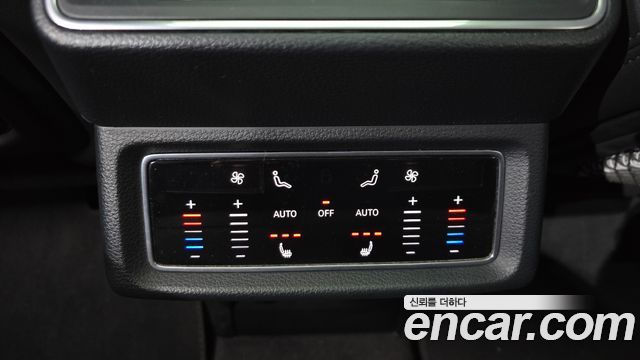 Audi e-tron 2021 — photo 18