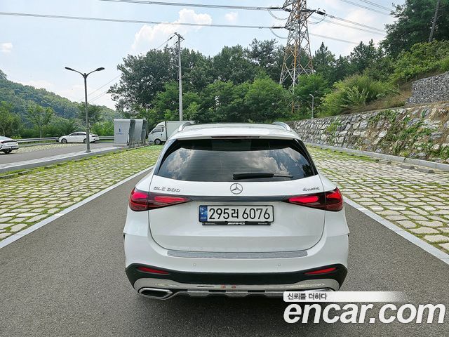 Mercedes-Benz GLC-Class 2023 — photo 6
